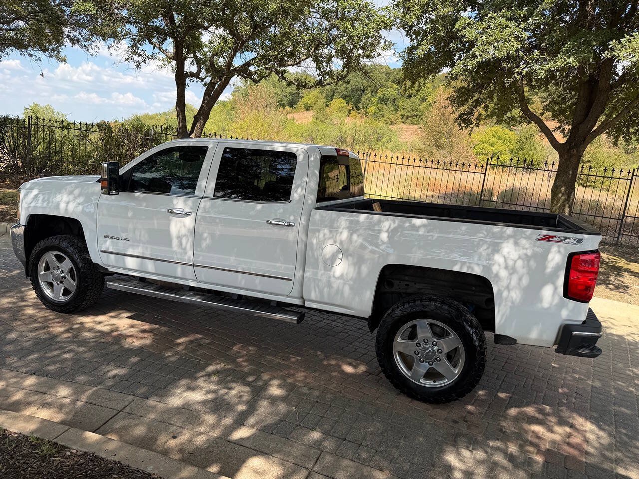 Used 2015 Chevrolet Silverado 2500 LTZ w/ LTZ Plus Package AWD/4WD image 8
