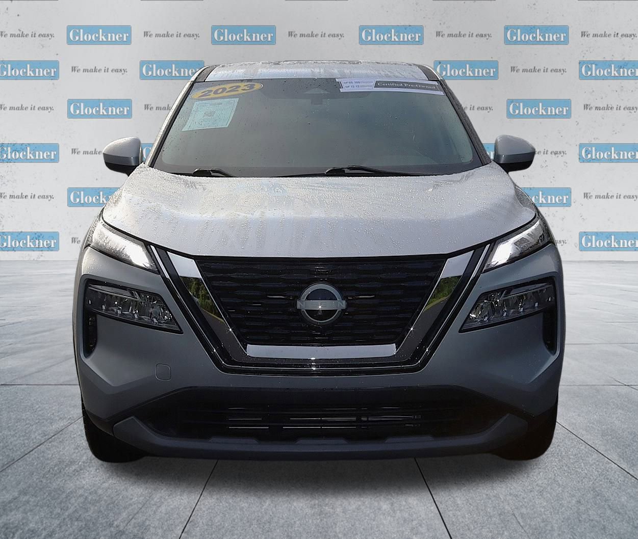 Used 2023 Nissan Rogue SV image 2
