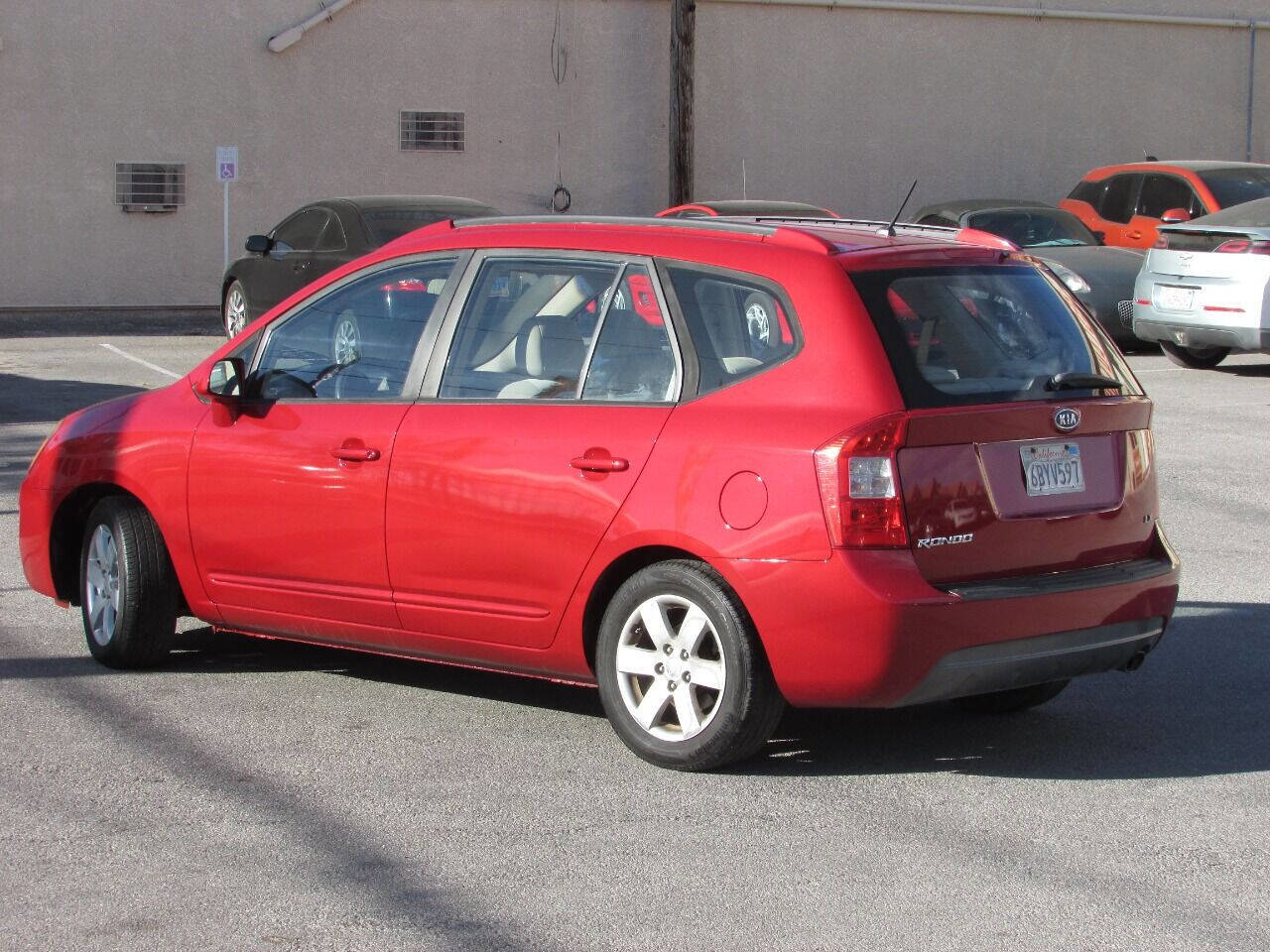 Used 2007 Kia Rondo LX w/ Convenience Pkg FWD image 7