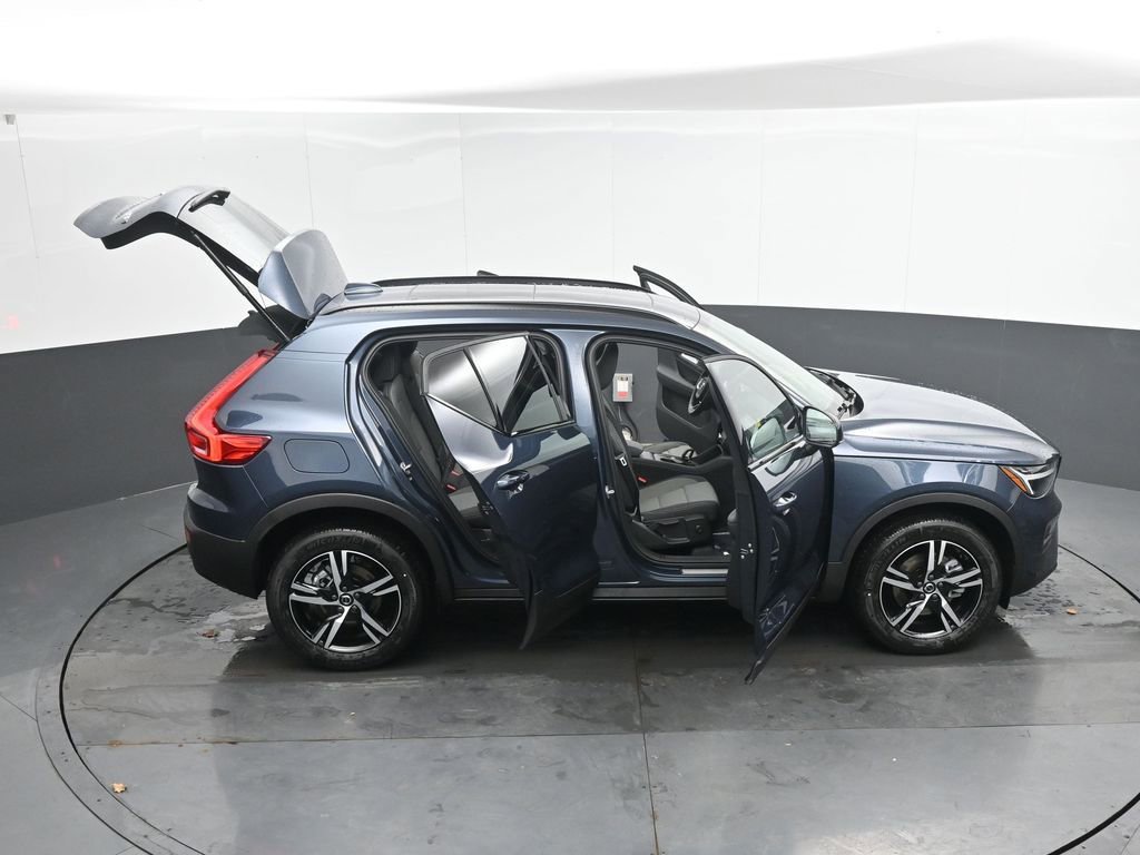 New 2026 Volvo XC40 B5 Core w/ Protection Package Premier AWD/4WD image 47