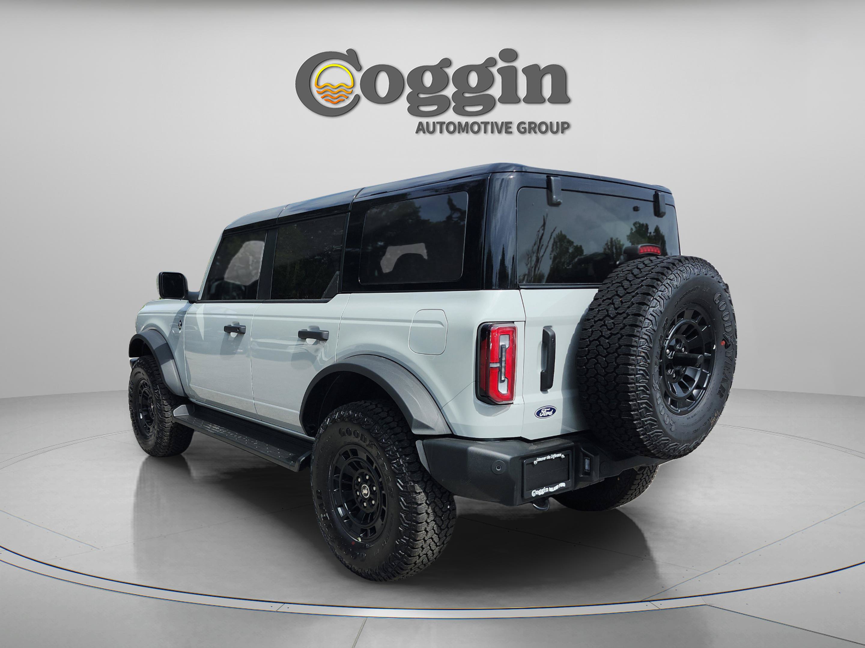 New 2026 Ford Bronco Outer Banks w/ Sasquatch Package AWD/4WD image 3