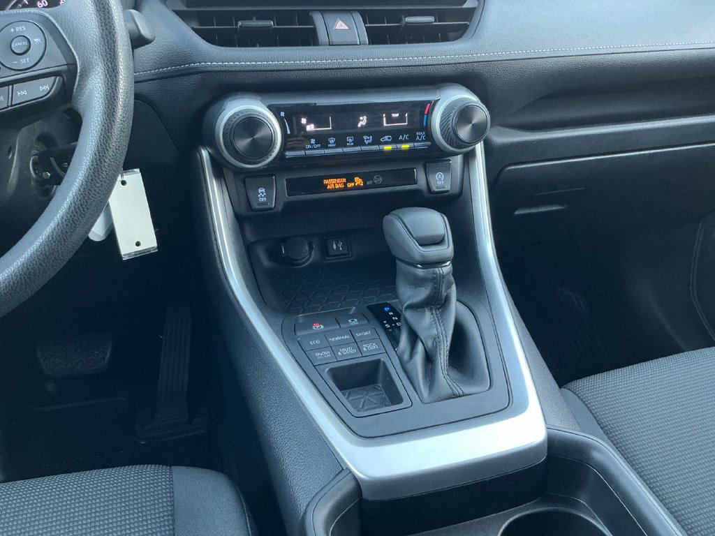 Used 2019 Toyota RAV4 LE w/ All Weather Liner Package AWD/4WD image 12