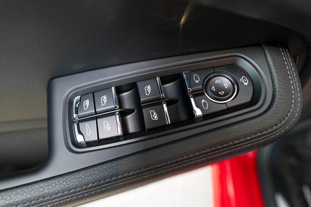 New 2026 Porsche Macan S image 18