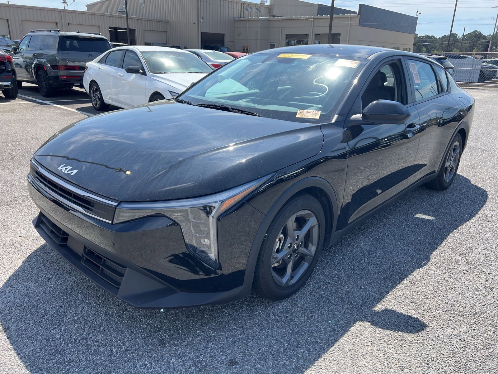 Used 2025 Kia K4 LXS image 1