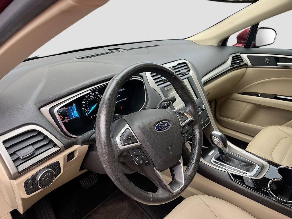 Used 2015 Ford Fusion SE w/ Equipment Group 202A image 7