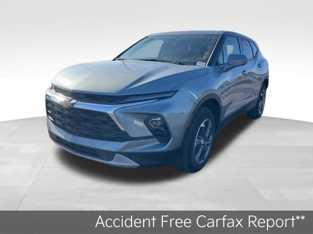 Used 2025 Chevrolet Blazer LT image 3