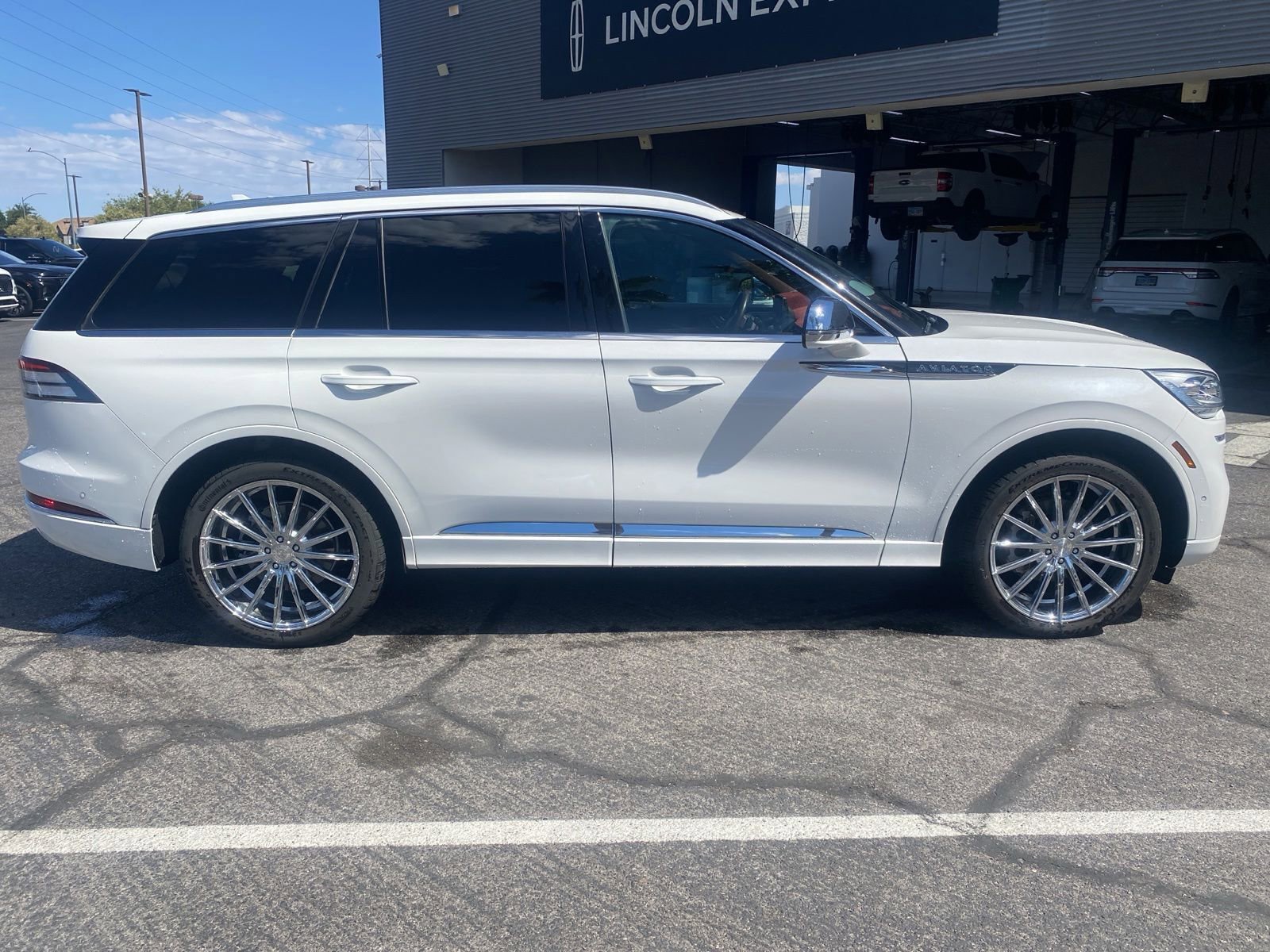 Used 2020 Lincoln Aviator Black Label w/ Dynamic Handling Package AWD/4WD image 4