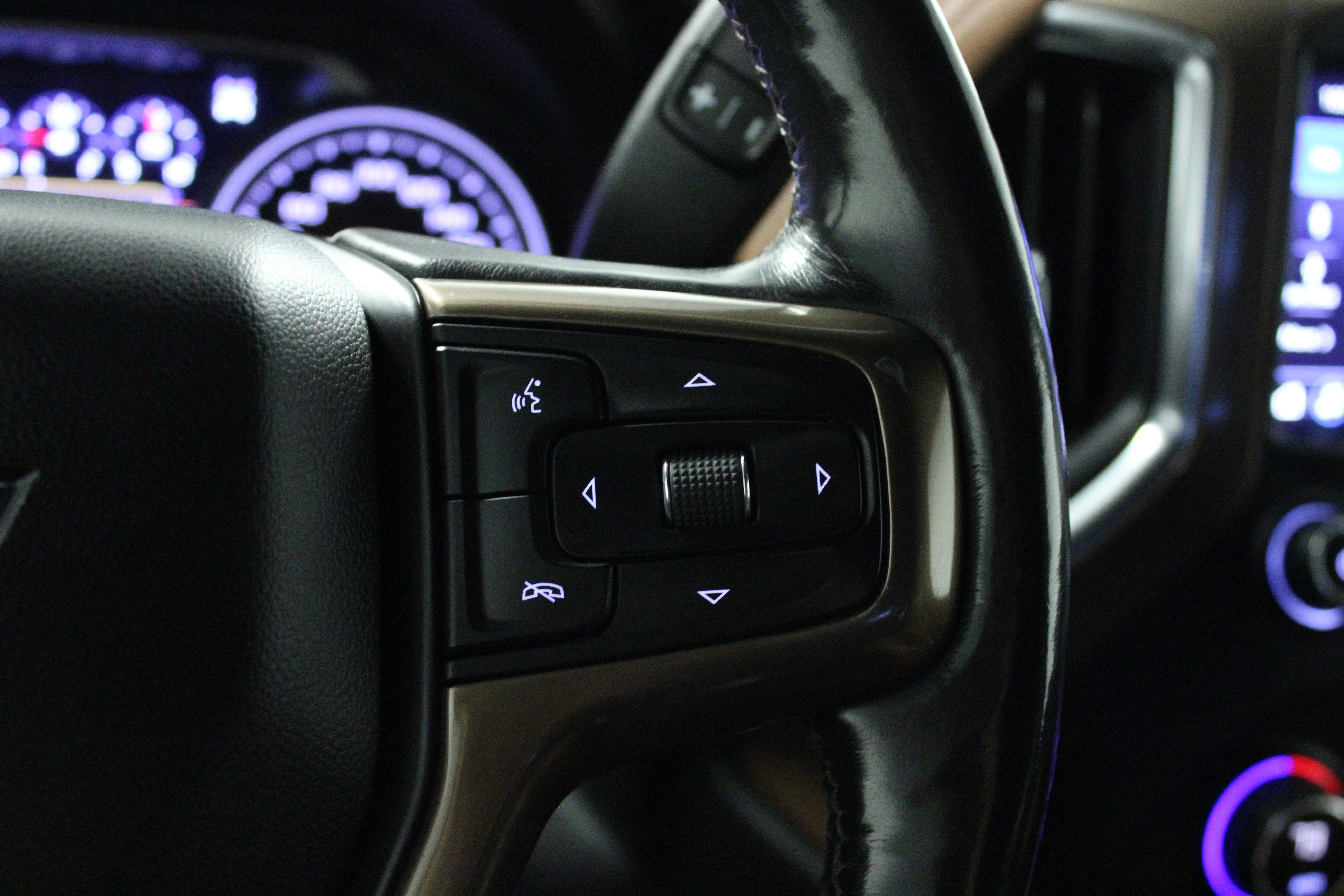 Used 2019 Chevrolet Silverado 1500 High Country image 22