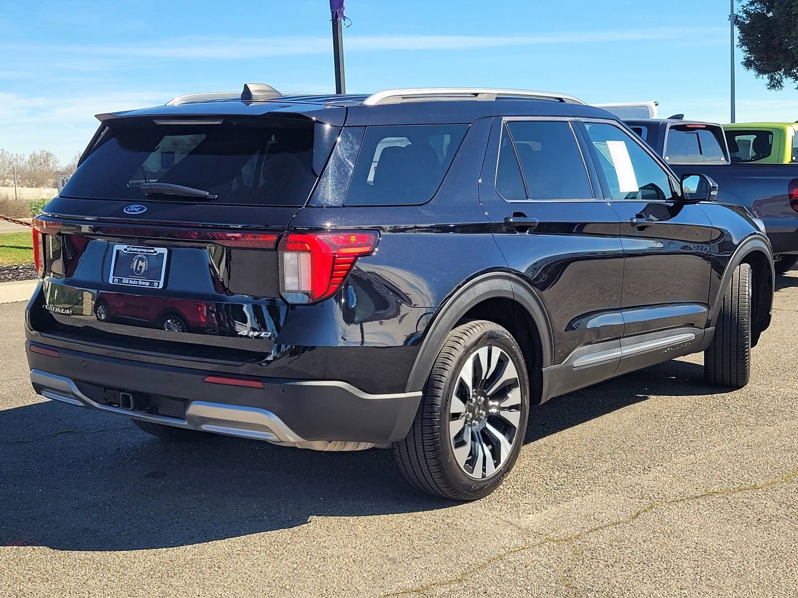 Used 2025 Ford Explorer Platinum w/ LUX Leather Package image 4