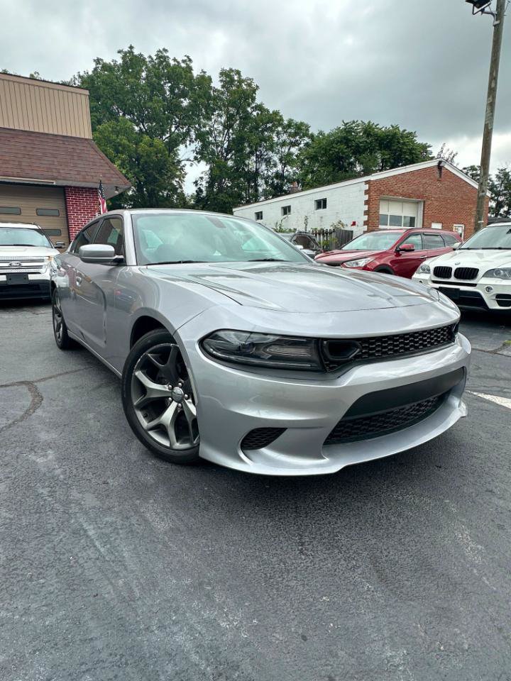 Used 2016 Dodge Charger SXT w/ Rallye Group RWD image 8