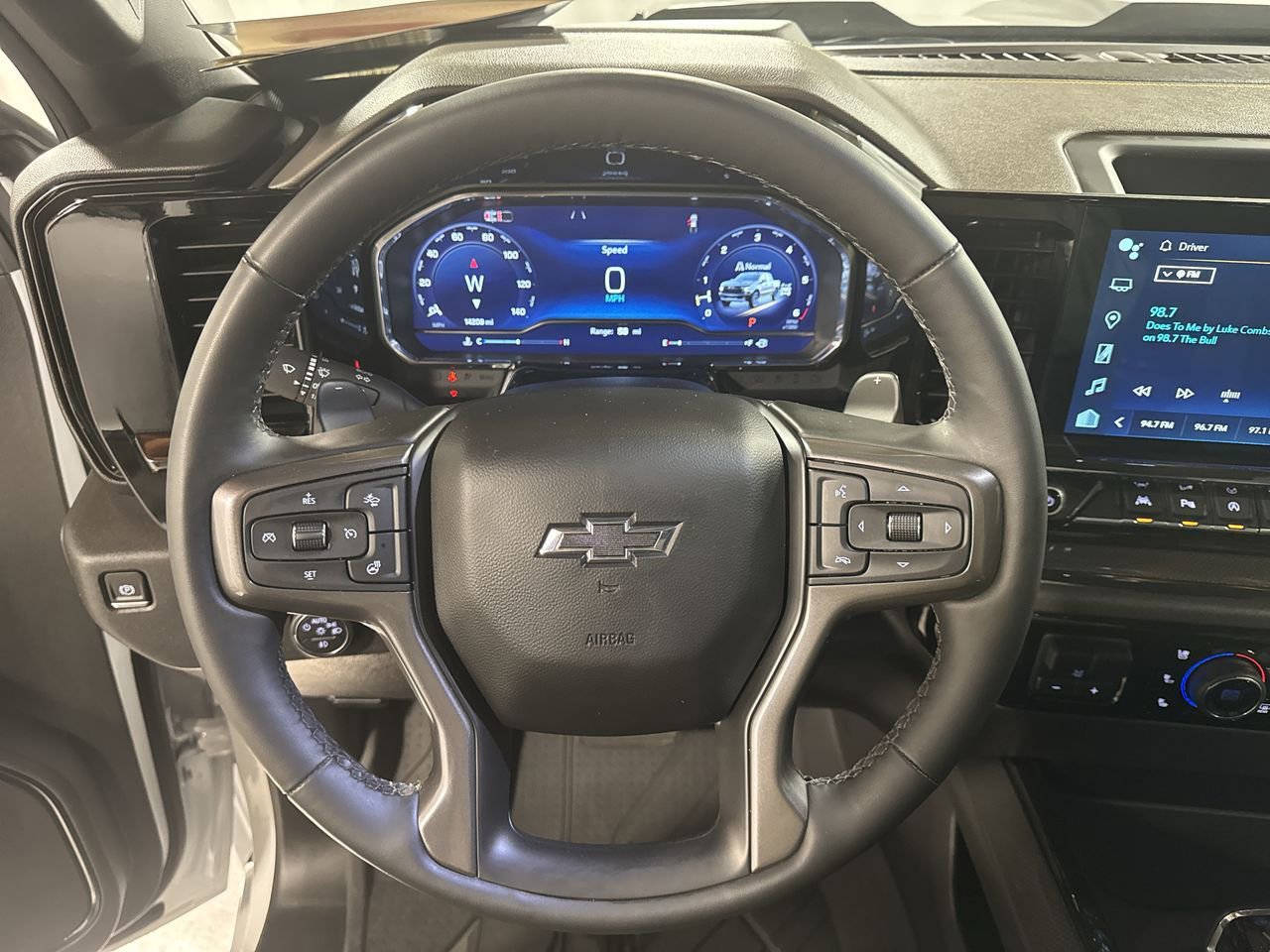 Used 2024 Chevrolet Silverado 1500 ZR2 w/ Technology Package image 25