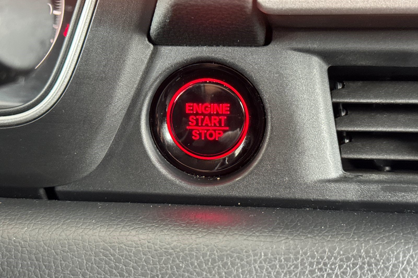 Certified 2025 Honda Pilot EX-L image 17