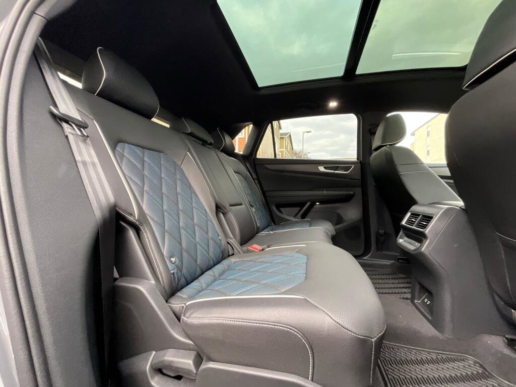 New 2026 Volkswagen Atlas Cross Sport SEL Premium R-Line image 14