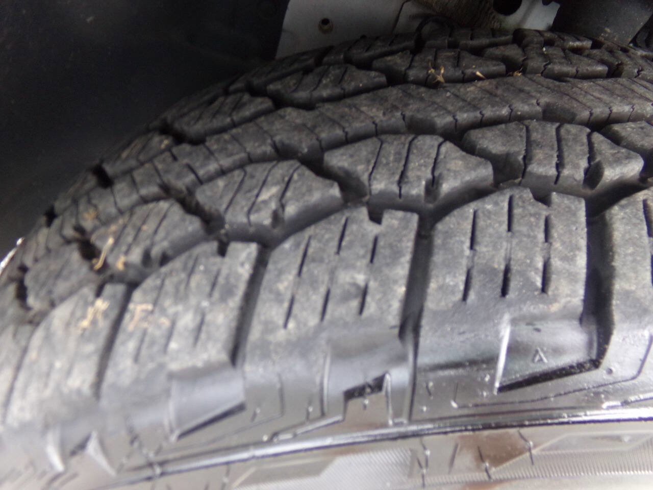 Used 2018 Jeep Cherokee Trailhawk w/ Cold Weather Group image 14