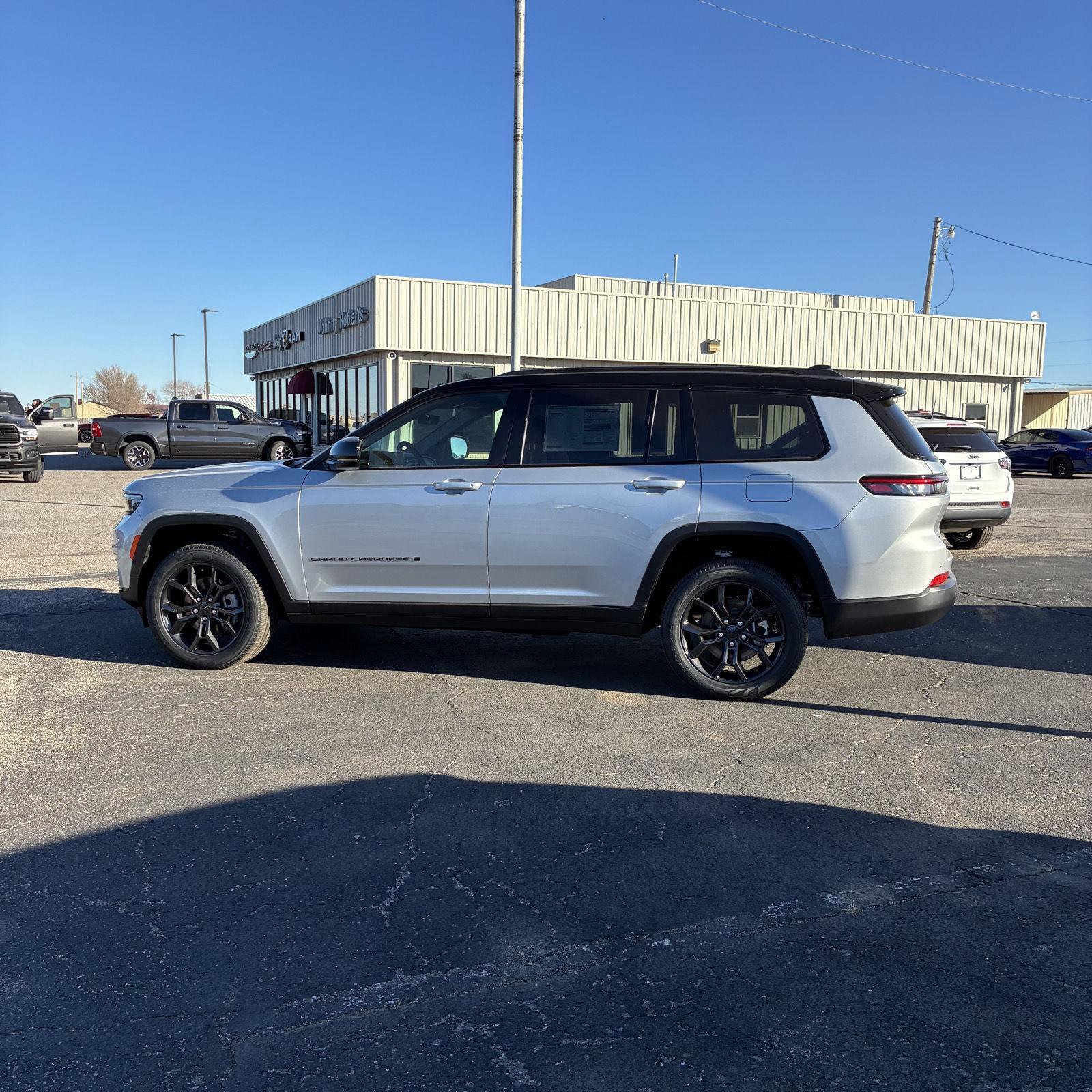 New 2025 Jeep Grand Cherokee L Limited image 17