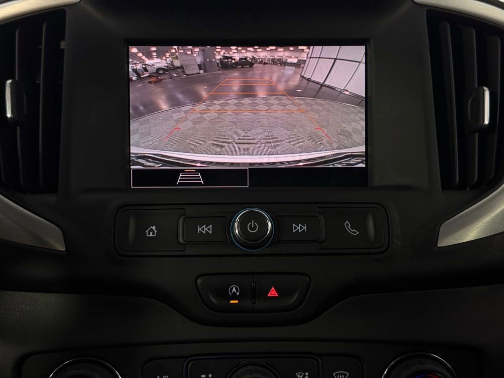 Used 2023 GMC Terrain SLE w/ Driver Convenience Package image 19