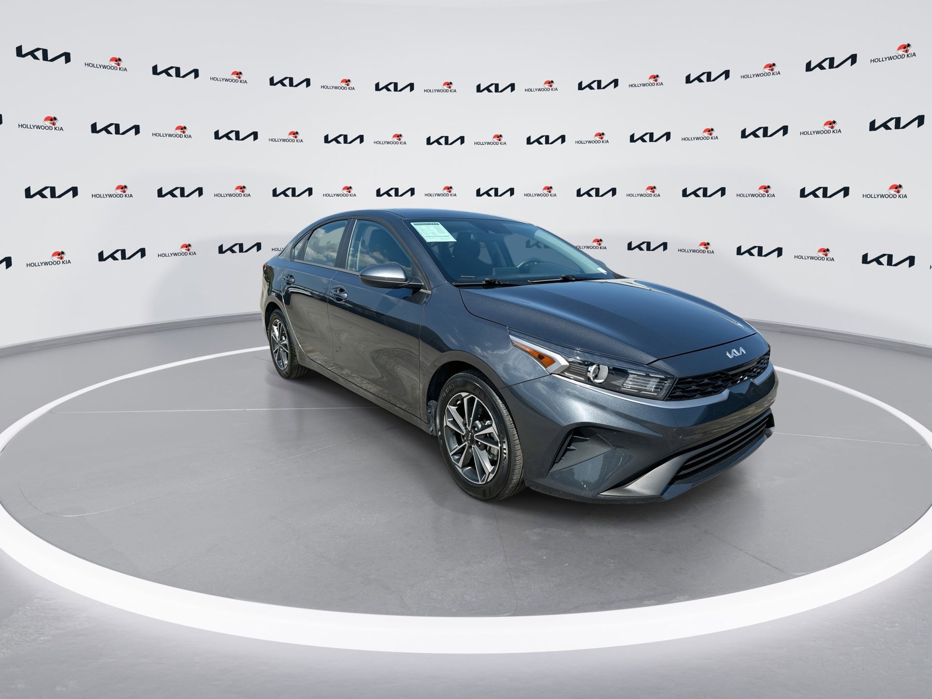 Used 2024 Kia Forte LXS image 2