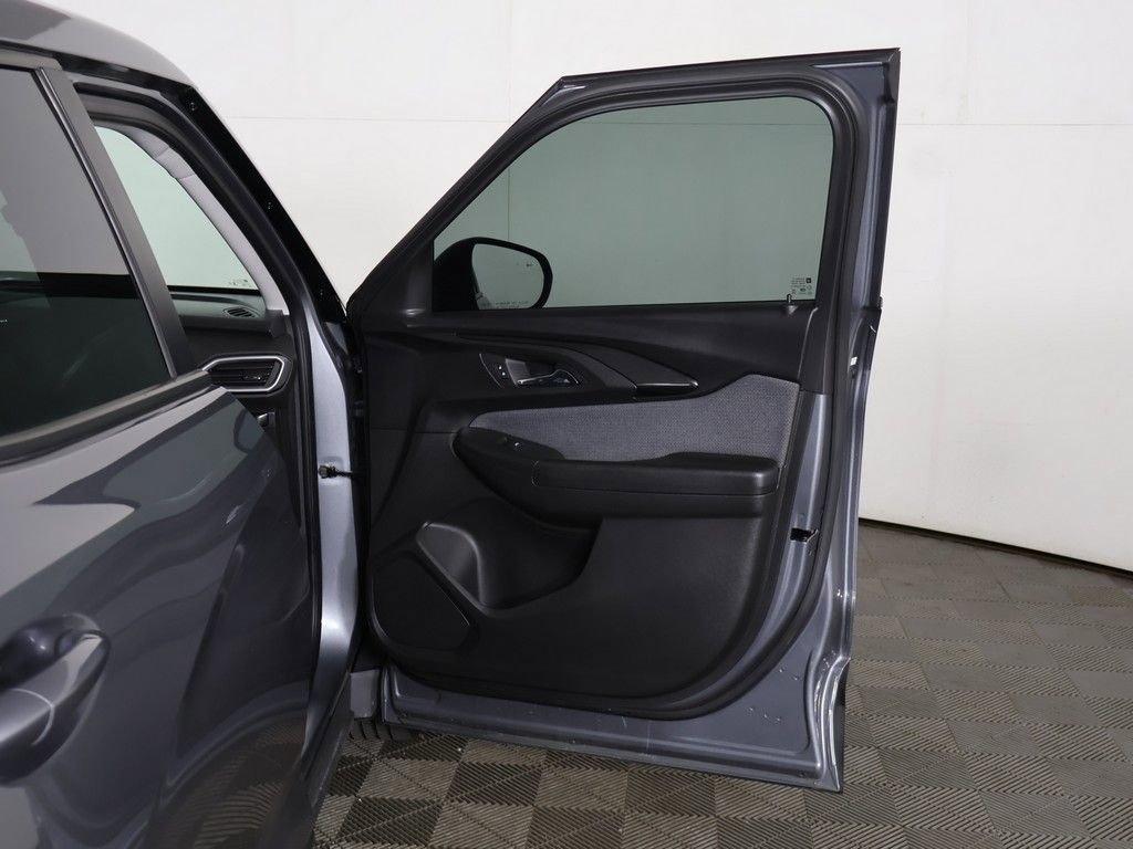 Used 2021 Chevrolet TrailBlazer LS FWD image 17