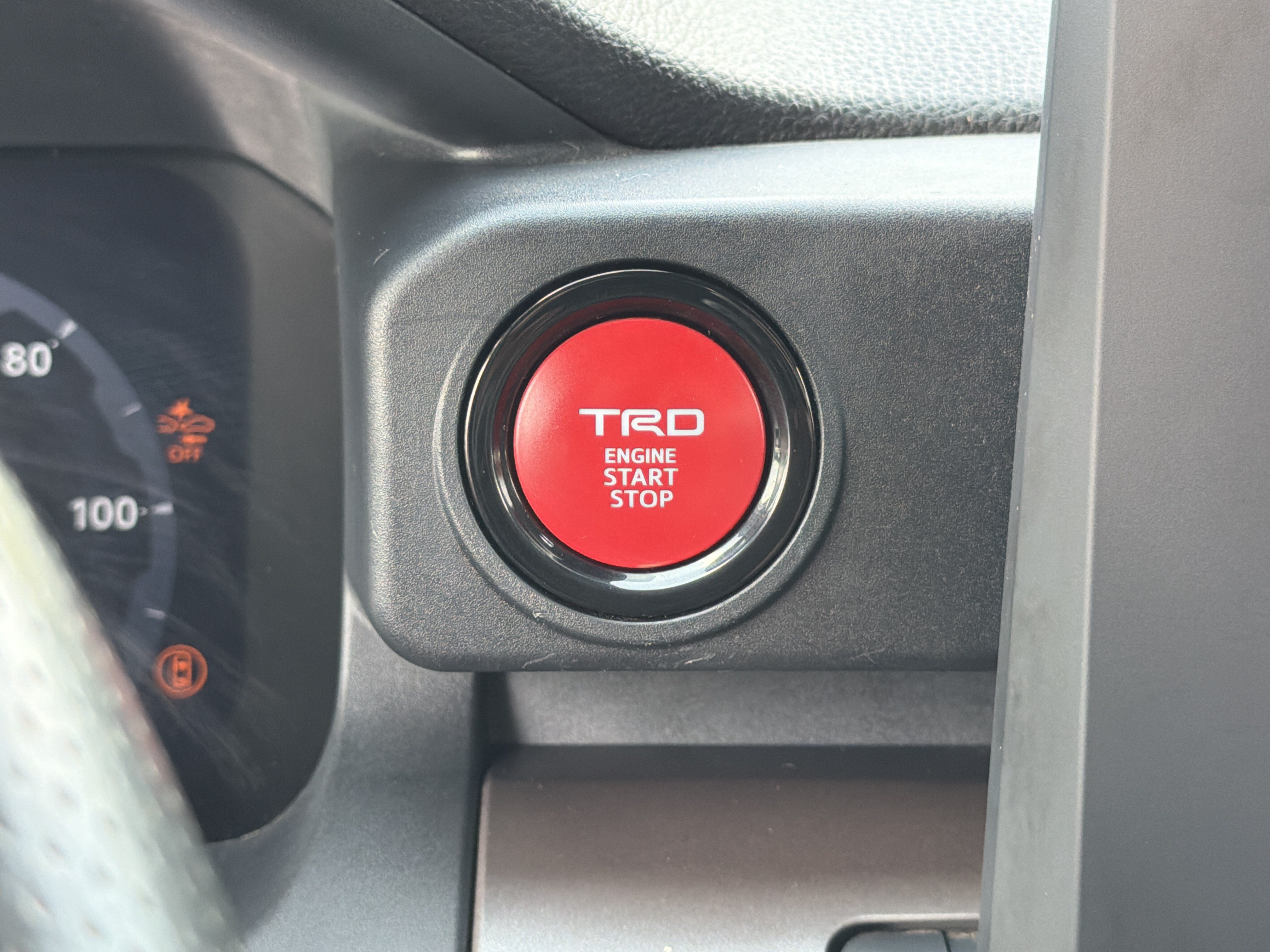 Used 2024 Toyota Tacoma TRD Sport AWD/4WD image 35