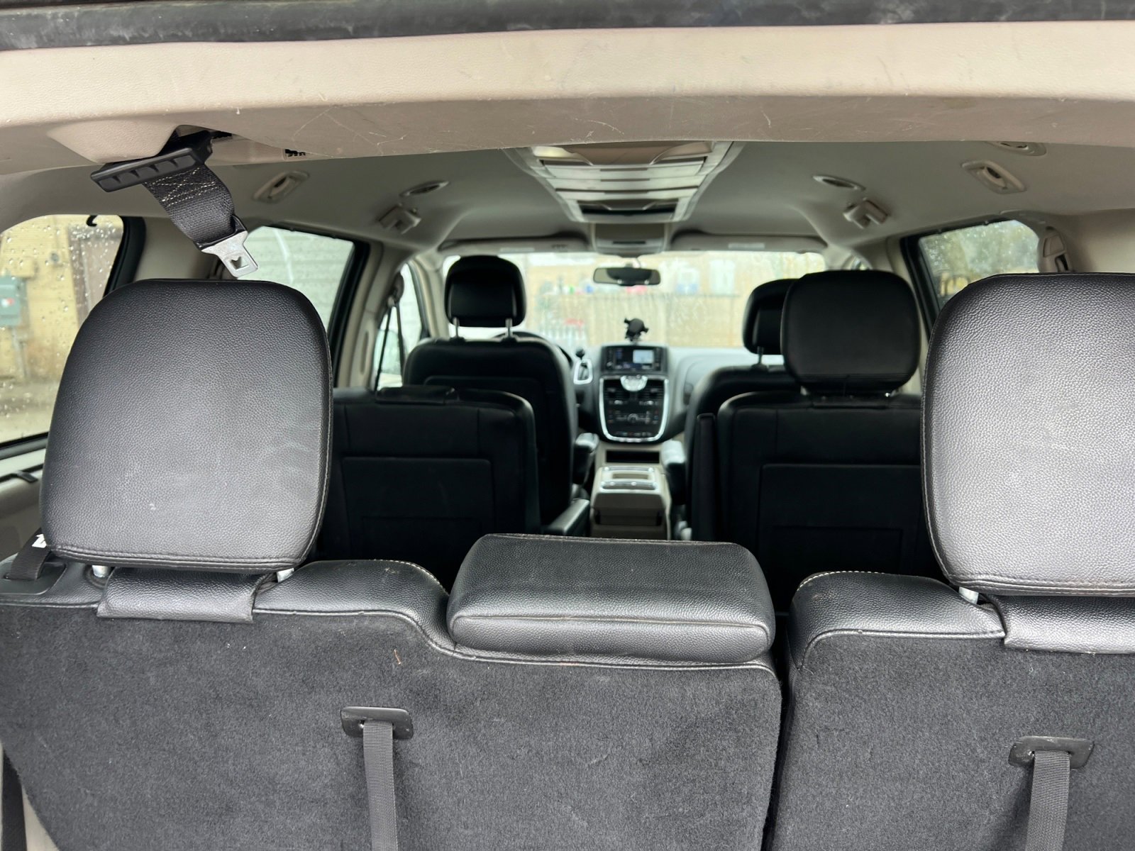 Used 2015 Chrysler Town & Country Touring image 33