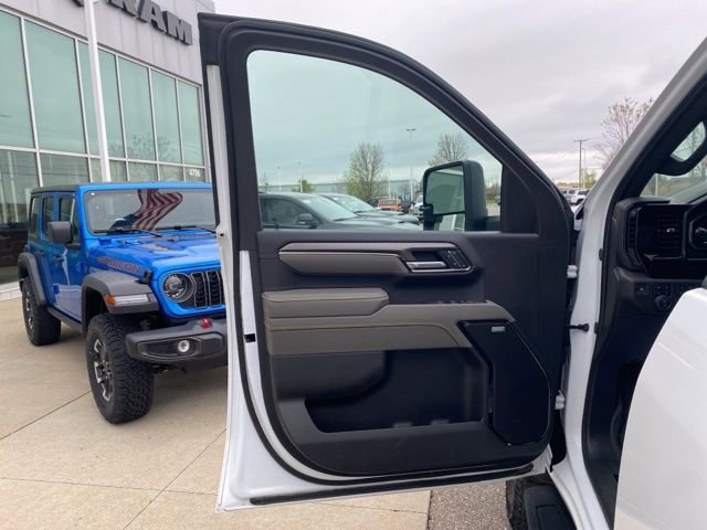 Used 2025 Chevrolet Silverado 2500 ZR2 w/ LPO, Dark Essentials Package AWD/4WD image 9