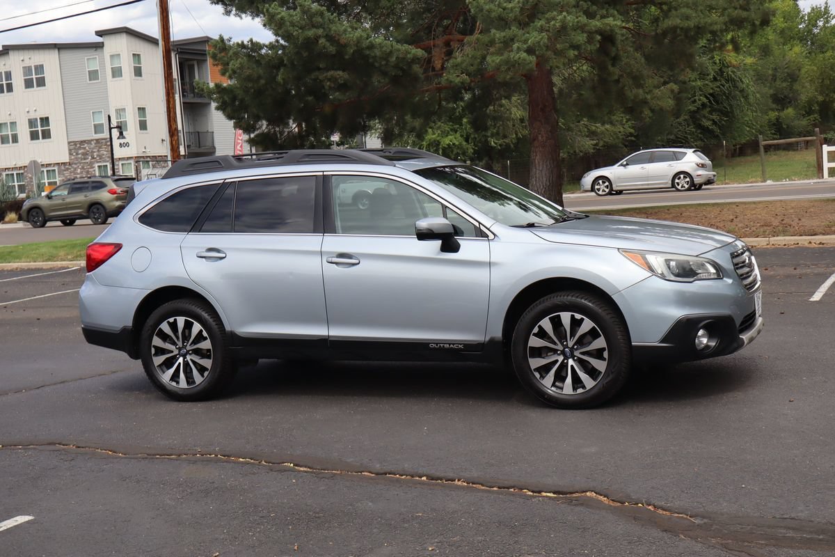 Used 2017 Subaru Outback 3.6R Limited AWD/4WD image 2