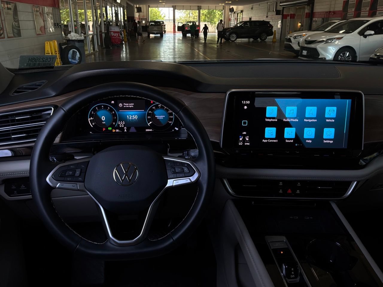 Used 2026 Volkswagen Atlas SE FWD image 15