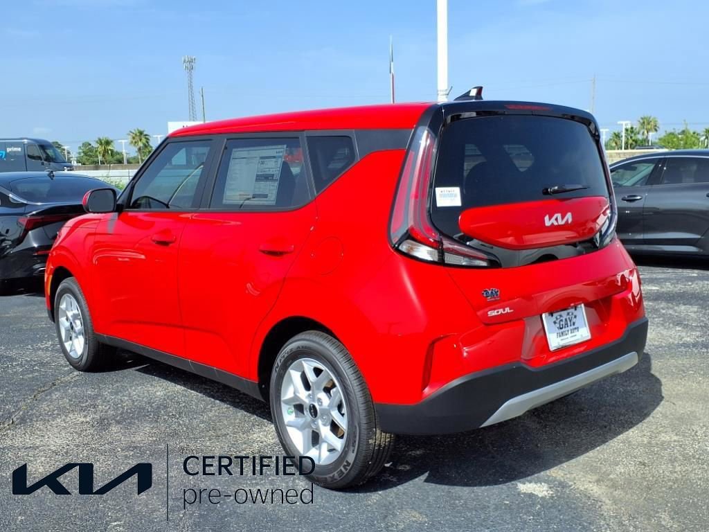 Used 2025 Kia Soul LX w/ LX Technology Package image 2