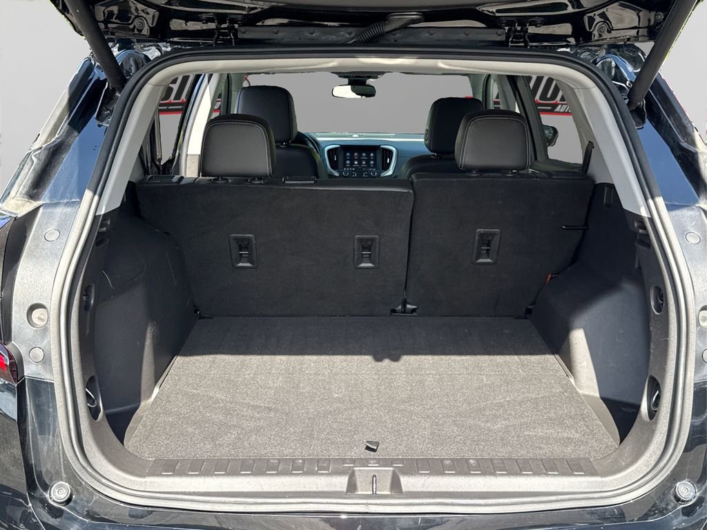 Used 2022 GMC Terrain SLT image 11