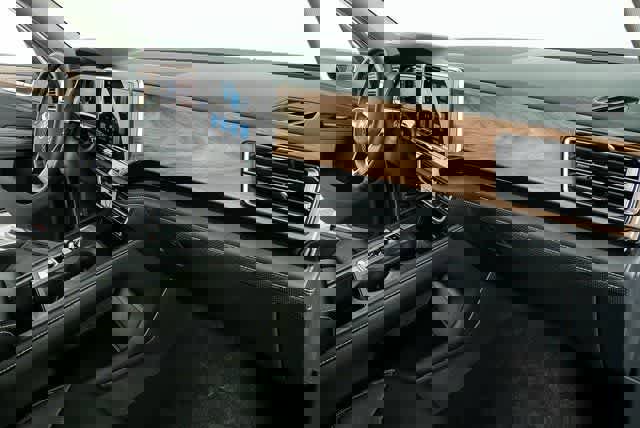 Certified 2025 Volkswagen Atlas SE image 25