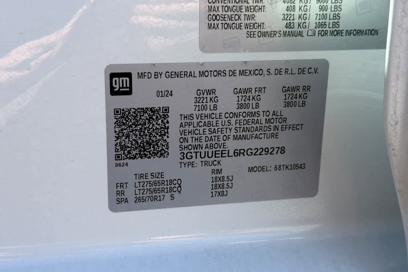 Used 2024 GMC Sierra 1500 AT4 w/ Technology Package AWD/4WD image 29
