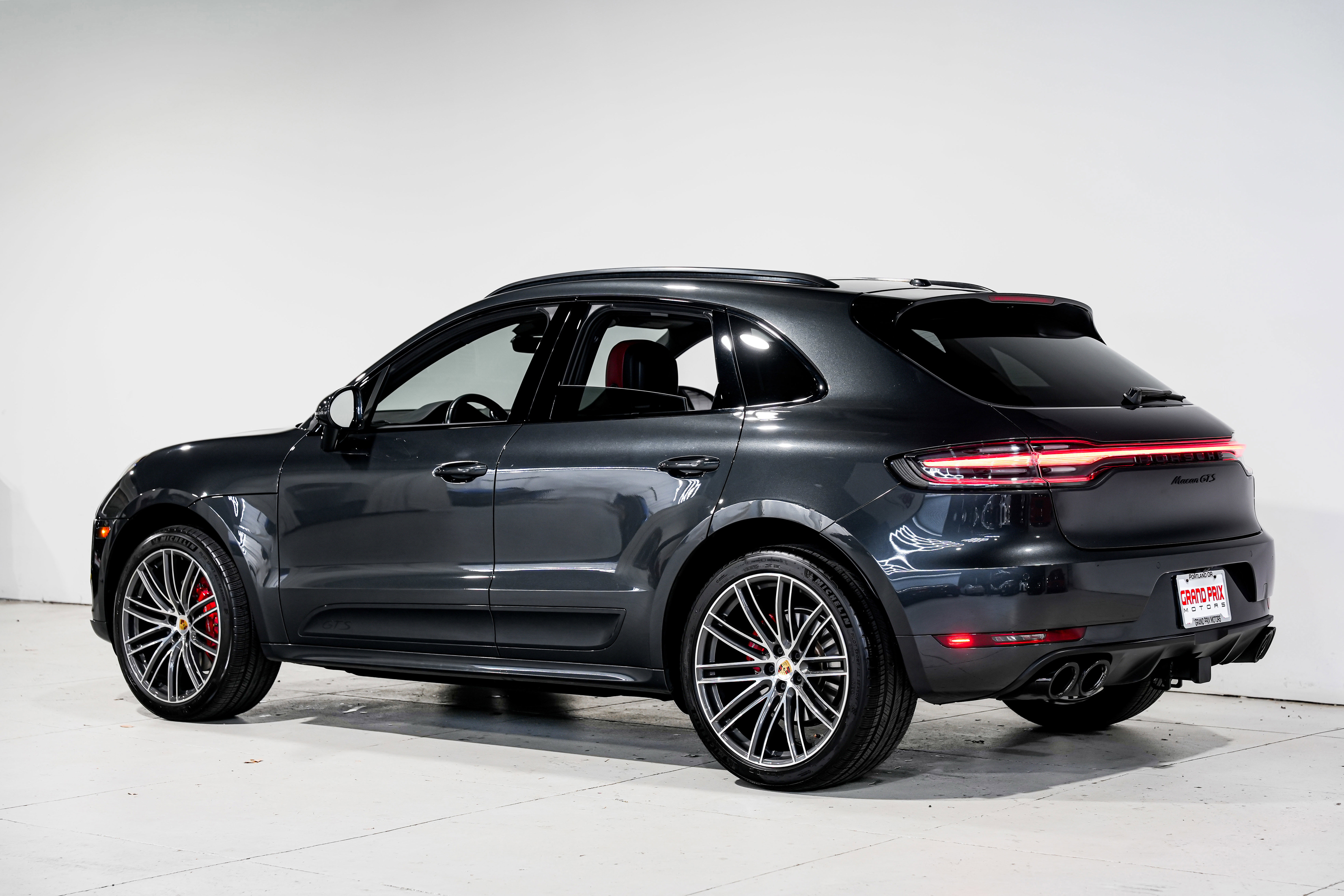 Used 2021 Porsche Macan GTS image 8
