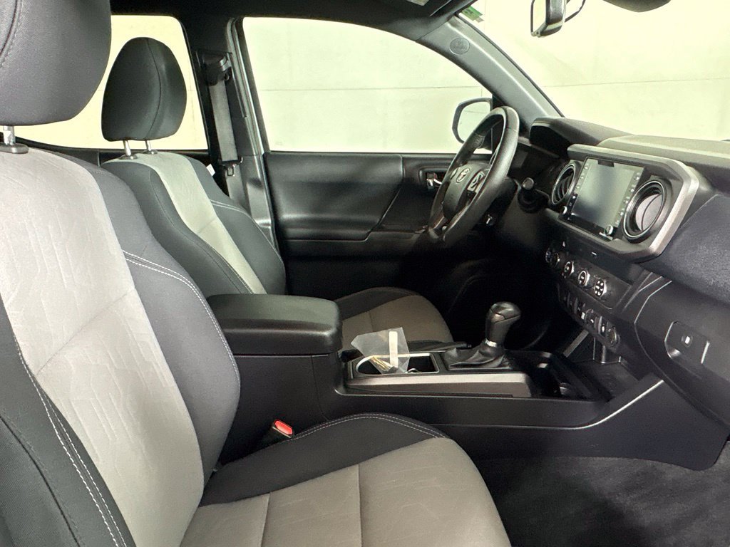Used 2020 Toyota Tacoma TRD Sport w/ Technology Package AWD/4WD image 14