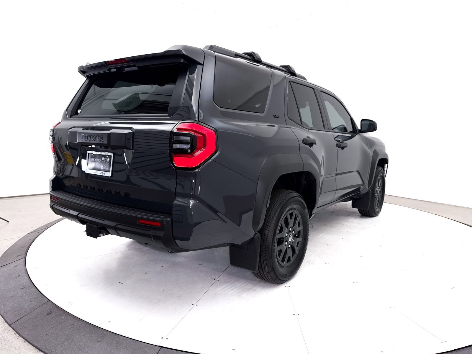 Used 2025 Toyota 4Runner SR5 AWD/4WD image 17