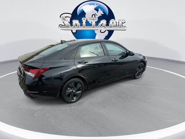 Used 2023 Hyundai Elantra SEL w/ Winter Weather Package image 9