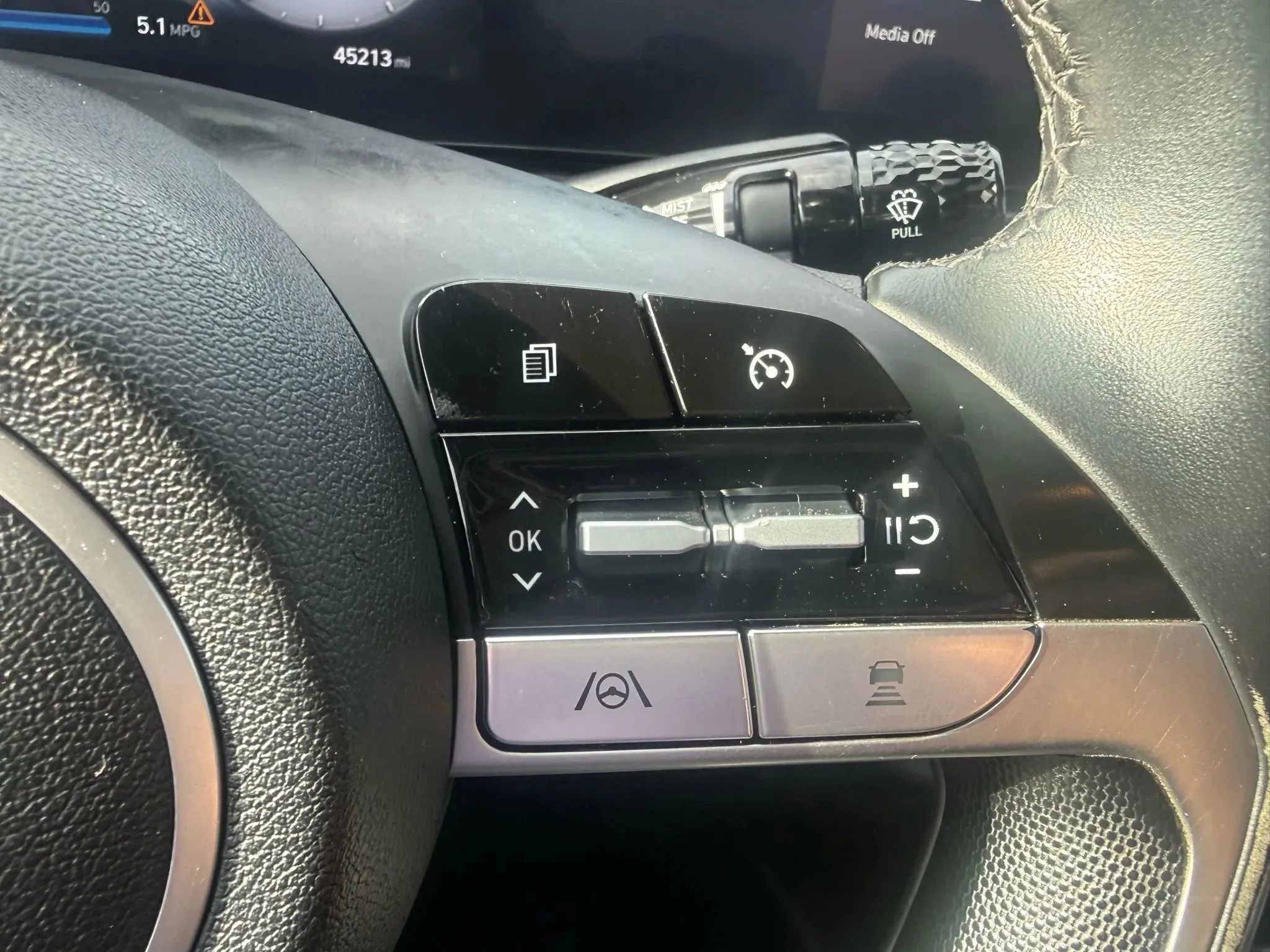 Used 2023 Hyundai Elantra SEL w/ Convenience Package image 20