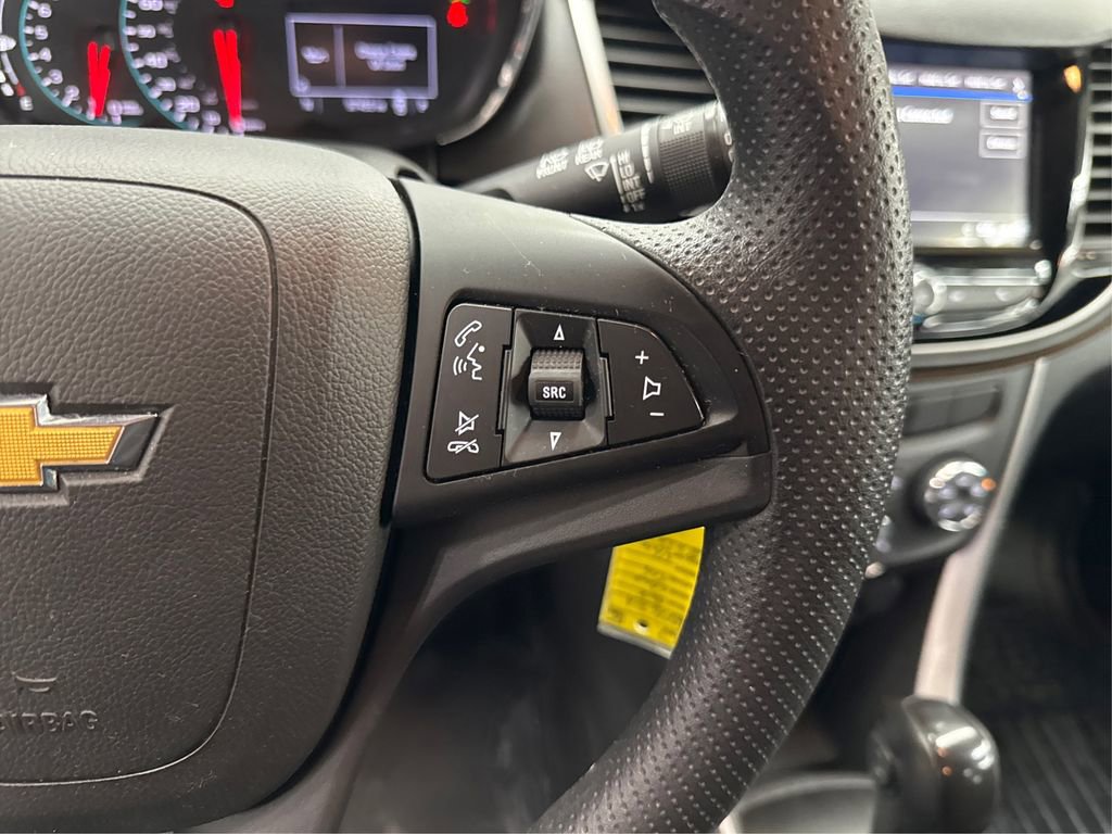 Used 2018 Chevrolet Trax LS AWD/4WD image 28