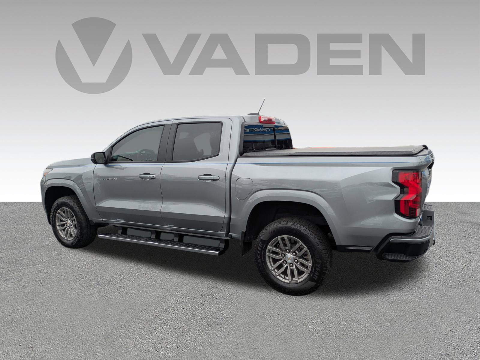 Used 2023 Chevrolet Colorado LT w/ LT Convenience Package II image 24