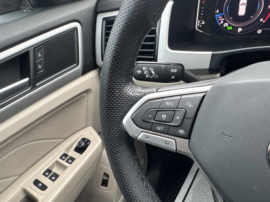 Certified 2023 Volkswagen Atlas SEL R-Line AWD/4WD image 18