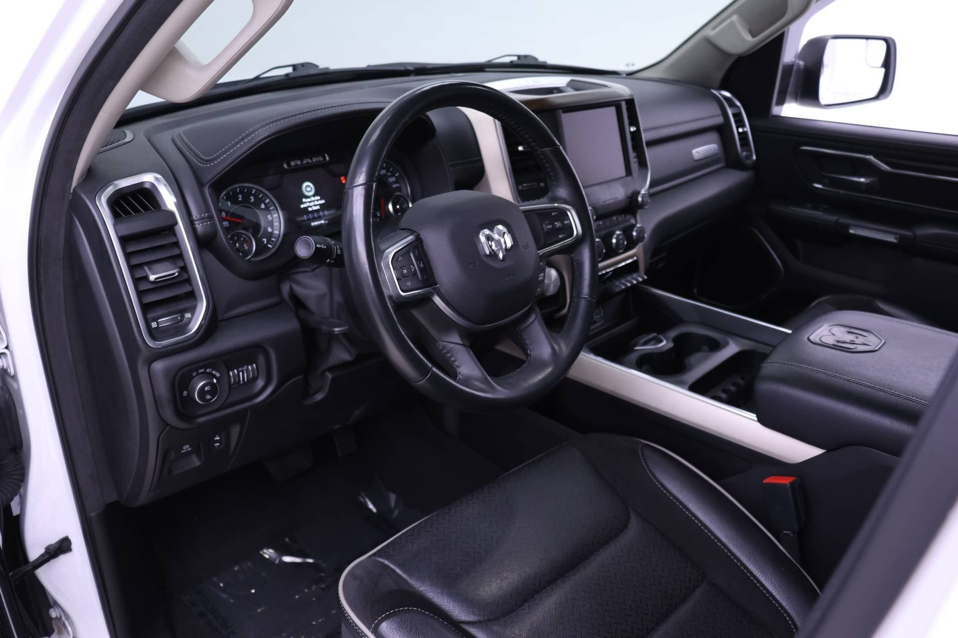 Used 2022 RAM 1500 Laramie image 3