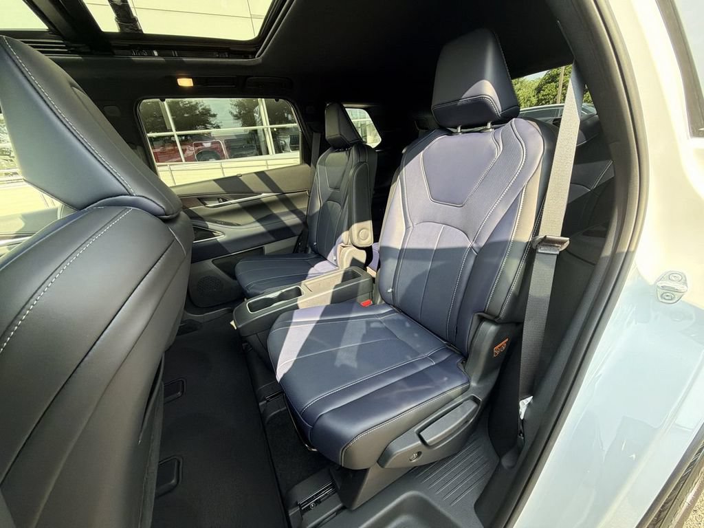 Certified 2026 INFINITI QX60 Sport w/ Dark Cargo Package AWD/4WD image 23