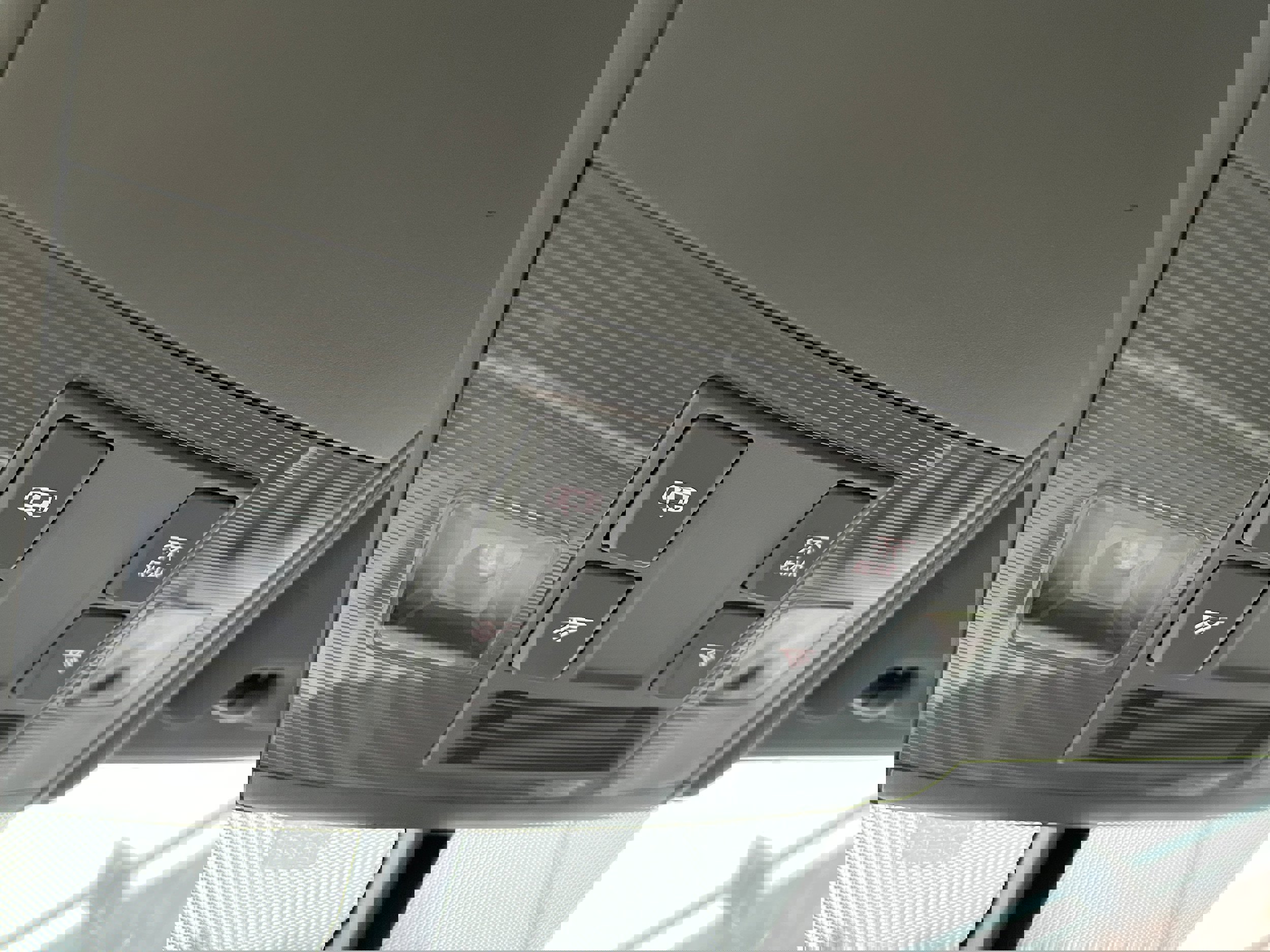 Used 2021 Volkswagen Atlas SE image 21