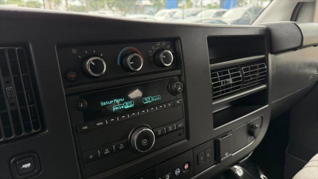 Used 2020 Chevrolet Express 3500 LT w/ LT Preferred Equipment Group RWD image 27