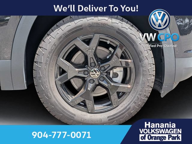 Certified 2025 Volkswagen Atlas Peak Edition SE AWD/4WD image 11