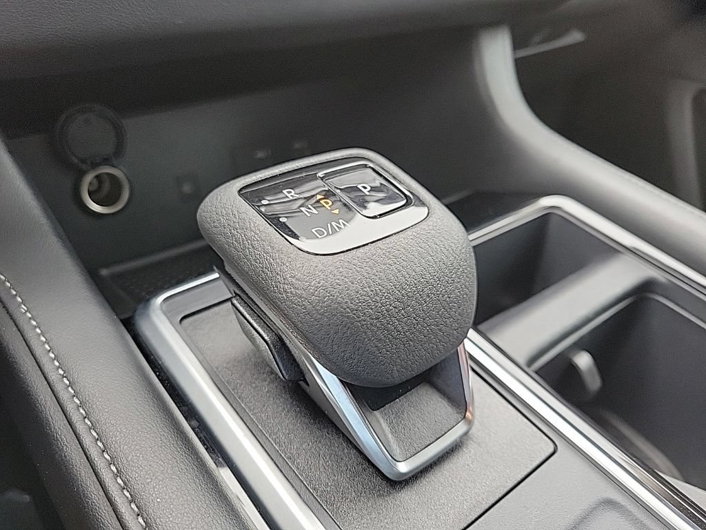 Used 2025 Nissan Pathfinder SL AWD/4WD image 30