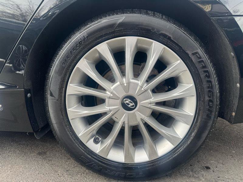 Used 2015 Hyundai Sonata Limited FWD image 25