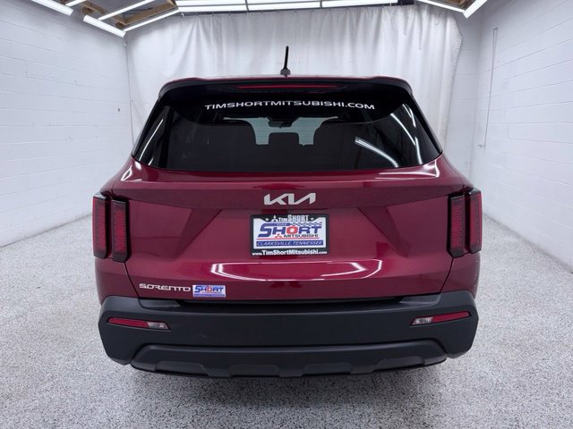 Used 2023 Kia Sorento LX FWD image 3