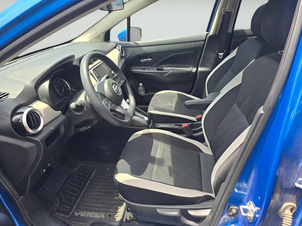 Used 2020 Nissan Versa SV FWD image 13