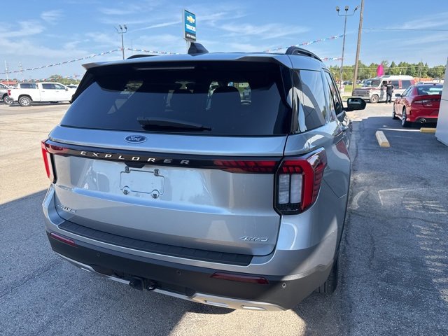 Used 2025 Ford Explorer Active w/ Active Comfort Package image 8