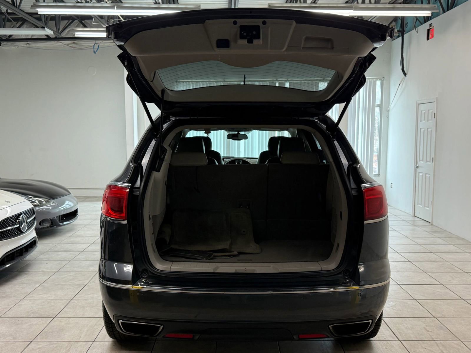 Used 2013 Buick Enclave Leather w/ LPO, Cargo Convenience Pkg image 19